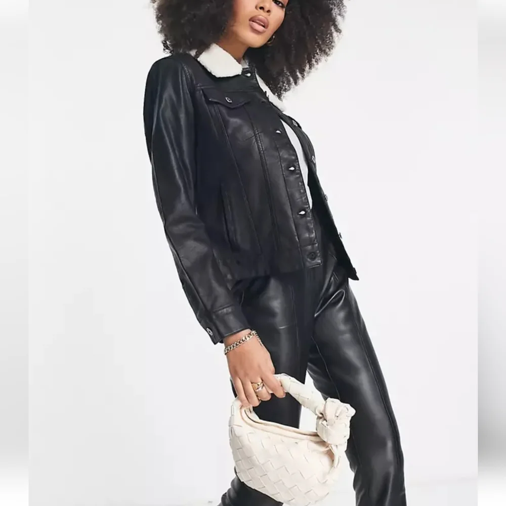 Levi's trucker sherpa collar jacket - Picture 3 of 16